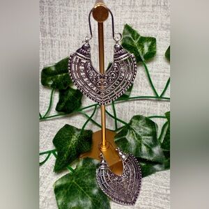 NWT Boho Tribal Dangle Earrings: Antique Silver Chevron Design
